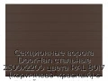 sekczionnyie-vorota-doorhan-stalnyie-2500x2200-czveta-ral-8017-korichnevo-krasnyij-s-dizajnom-«shirokaya-czentralnaya-polosa»-bez-avtomatiki
