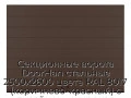 sekczionnyie-vorota-doorhan-stalnyie-2500x2600-czveta-ral-8017-korichnevo-krasnyij-s-dizajnom-«shirokaya-czentralnaya-polosa»-s-avtomatikoj