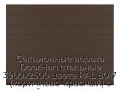 sekczionnyie-vorota-doorhan-stalnyie-3900x2500-czveta-ral-8017-korichnevo-krasnyij-s-dizajnom-«shirokaya-czentralnaya-polosa»-bez-avtomatiki