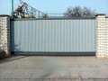 otkatnyie-vorota-doorhan-2500x1400-czvet-ral-9006-serebristyij-doska-bez-avtomatiki